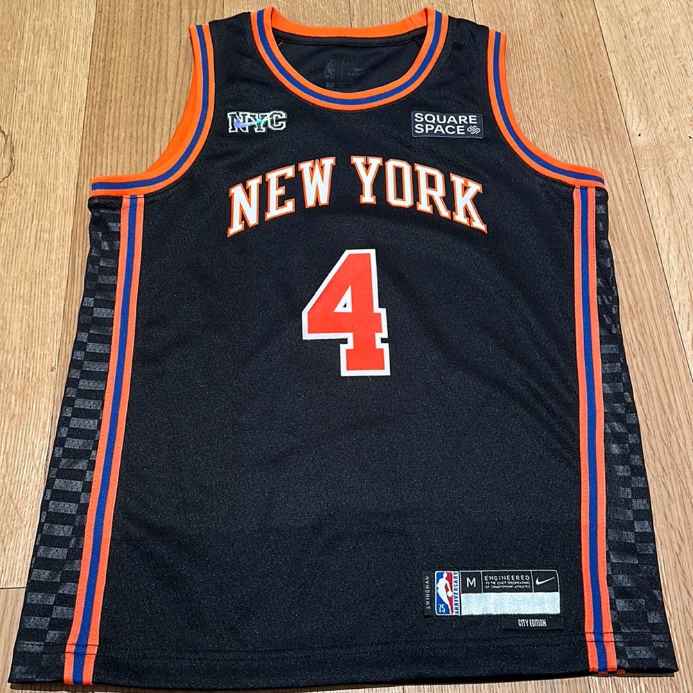 Knicks Derrick Rose city edition jersey. Size medium. Worn 1x